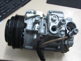 Mercedes Benz - AC Compressor - 0008303300